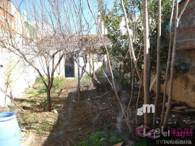 For sale of land in Montijo