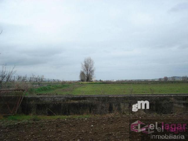 Venta de terreno en Montijo