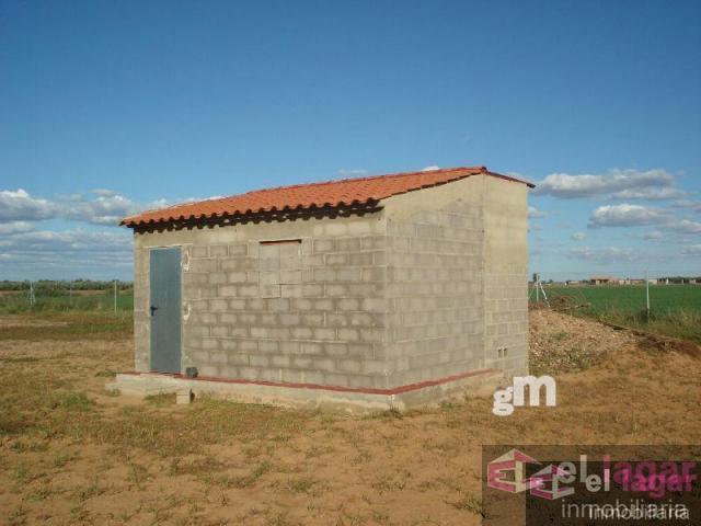 For sale of land in Montijo