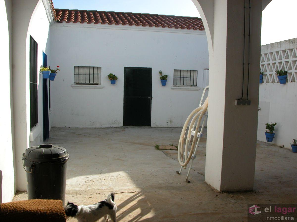For sale of chalet in Montijo