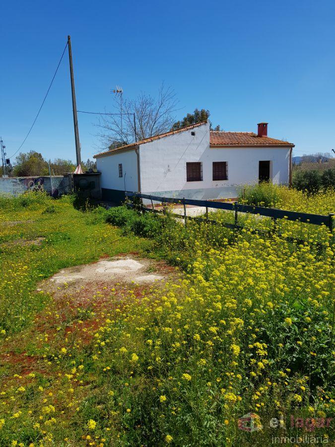 For rent of chalet in Montijo