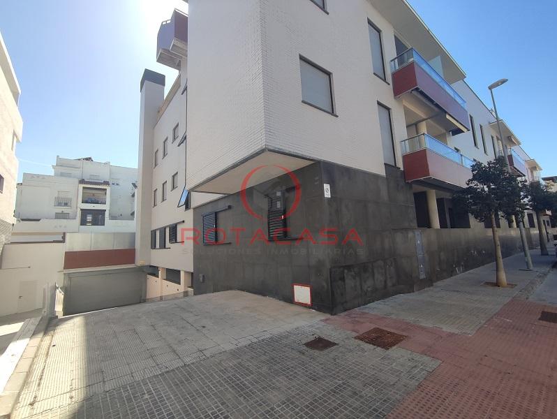 For sale of garage in Rota