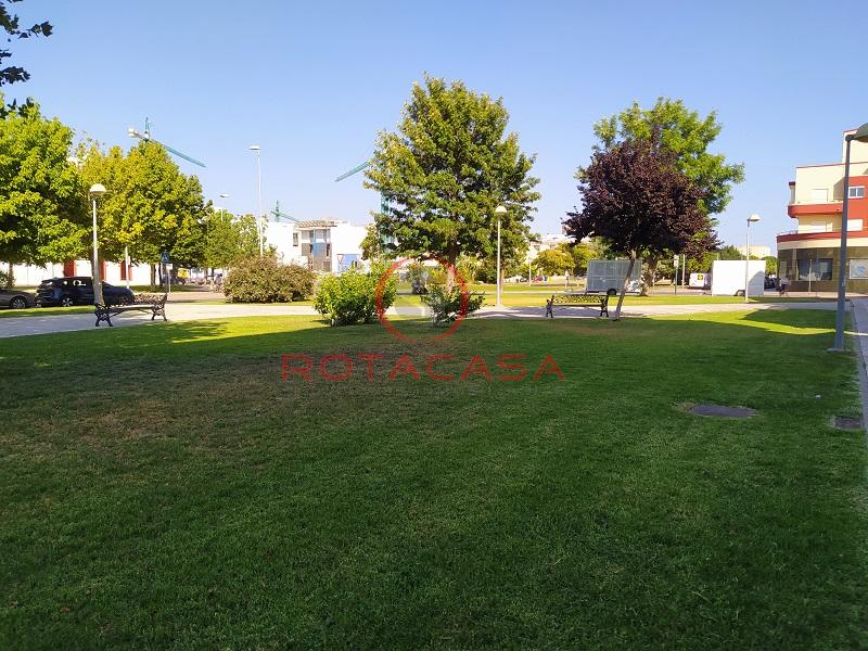 For rent of commercial in Rota