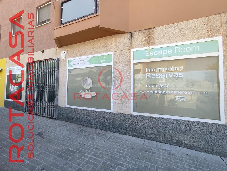 Venta de local comercial en Rota