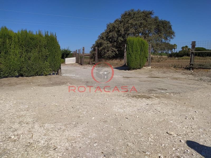 Venta de finca rústica en Rota