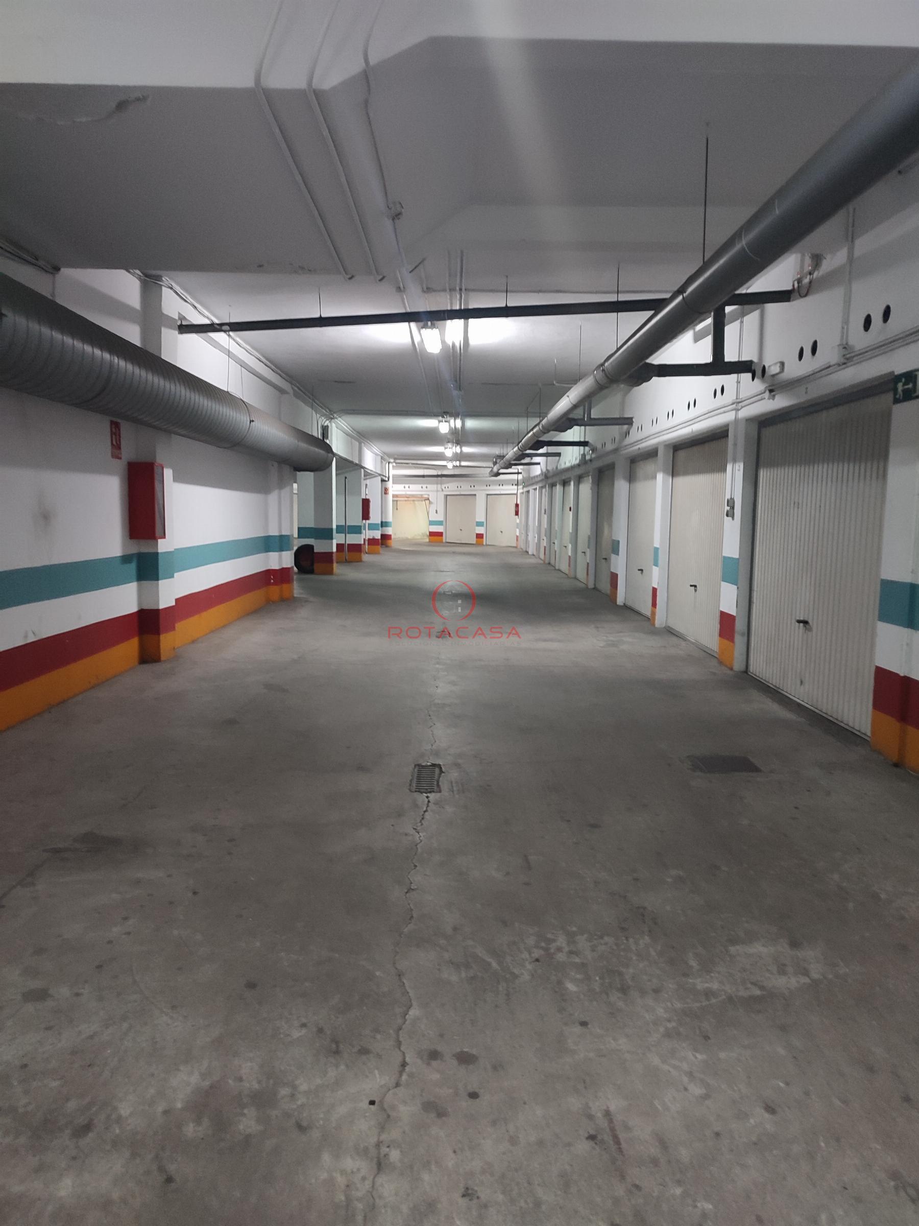 For rent of garage in Rota