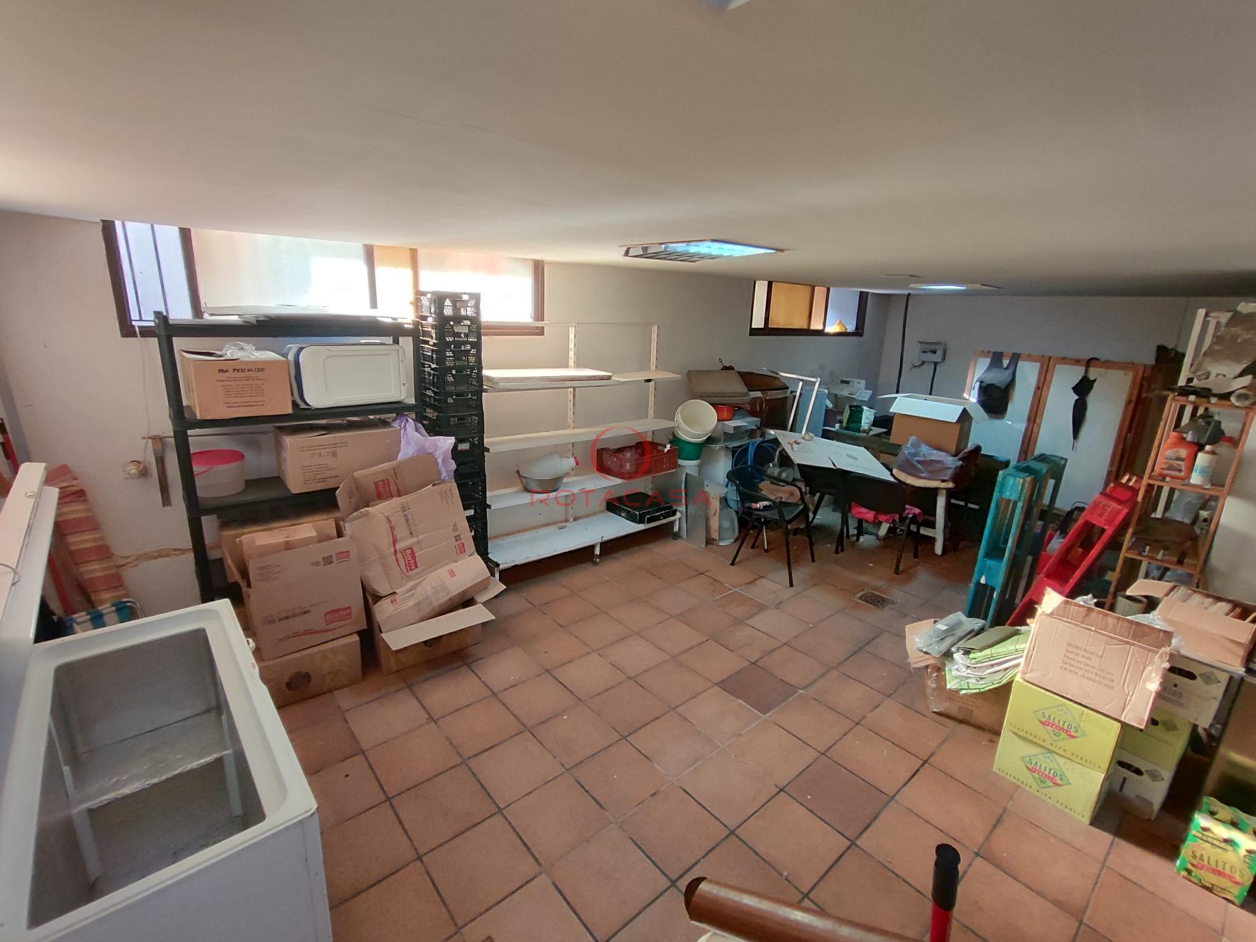 For sale of commercial in Rota