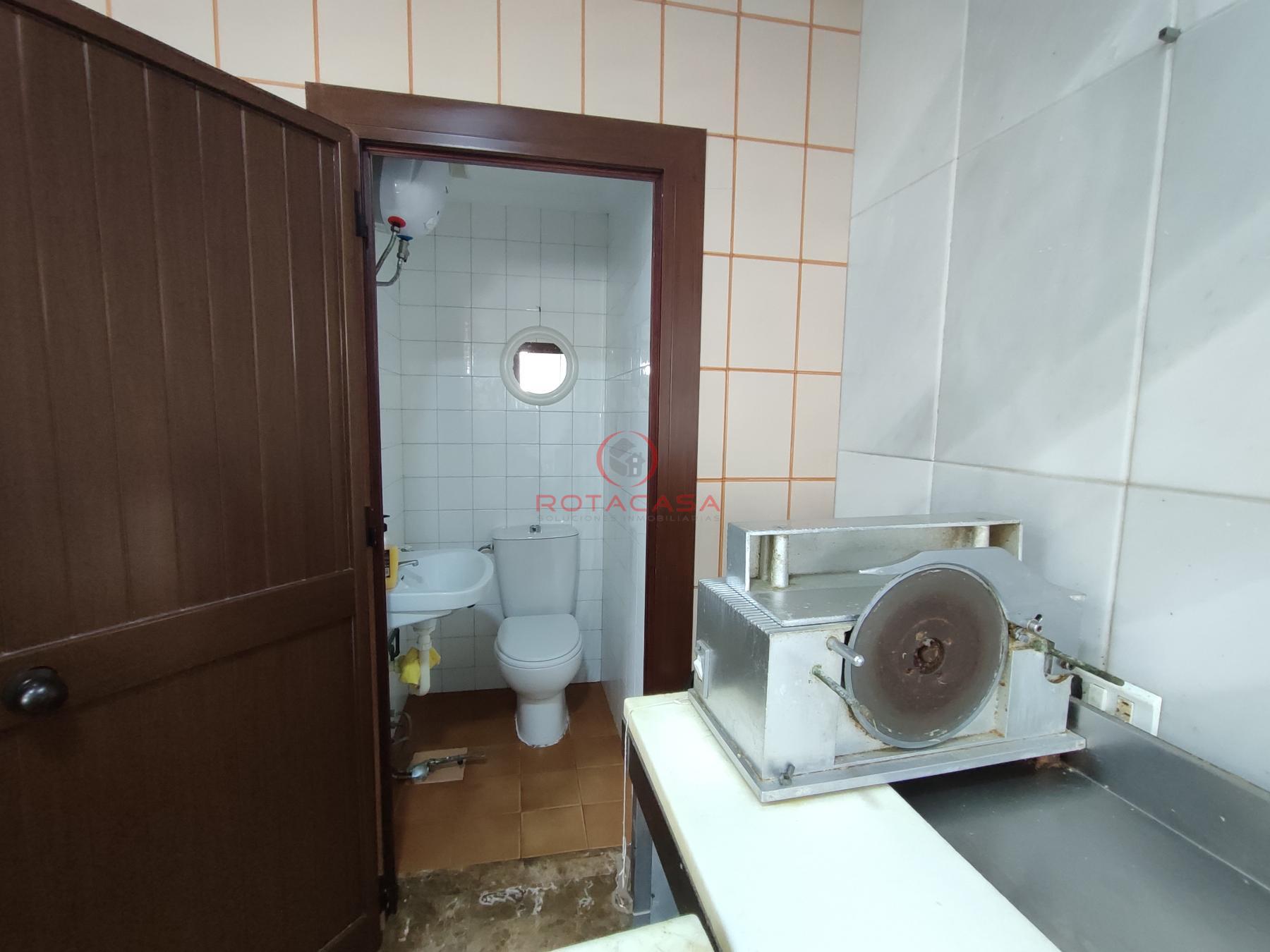 For sale of commercial in Rota