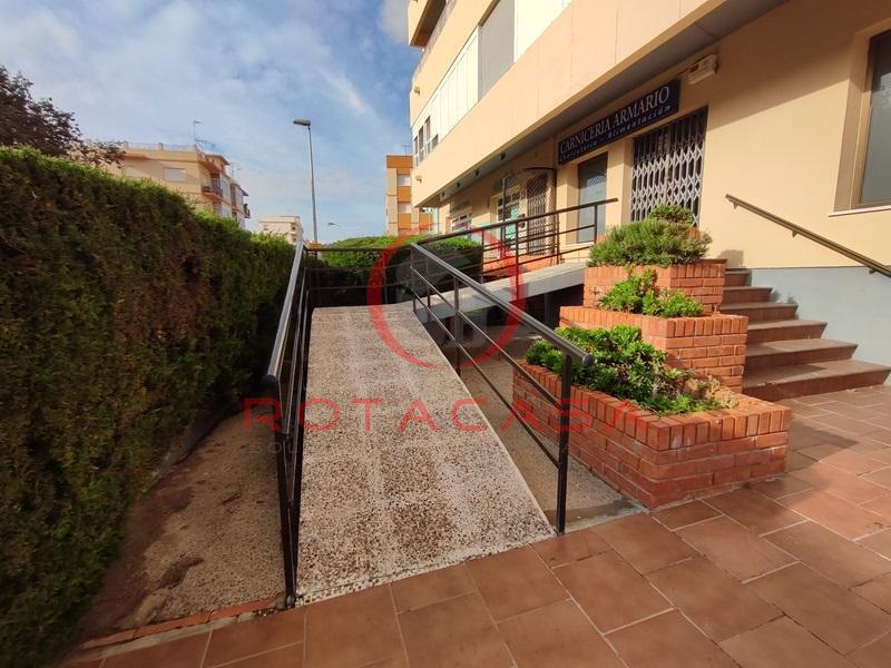 For sale of commercial in Rota