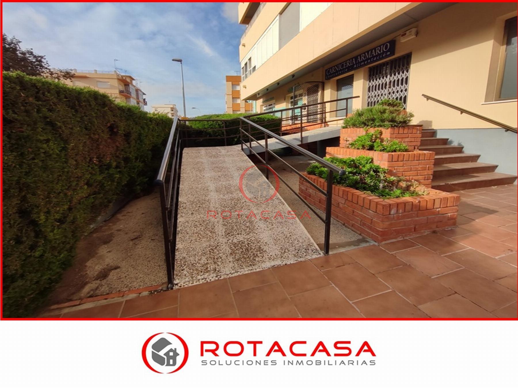 For sale of commercial in Rota