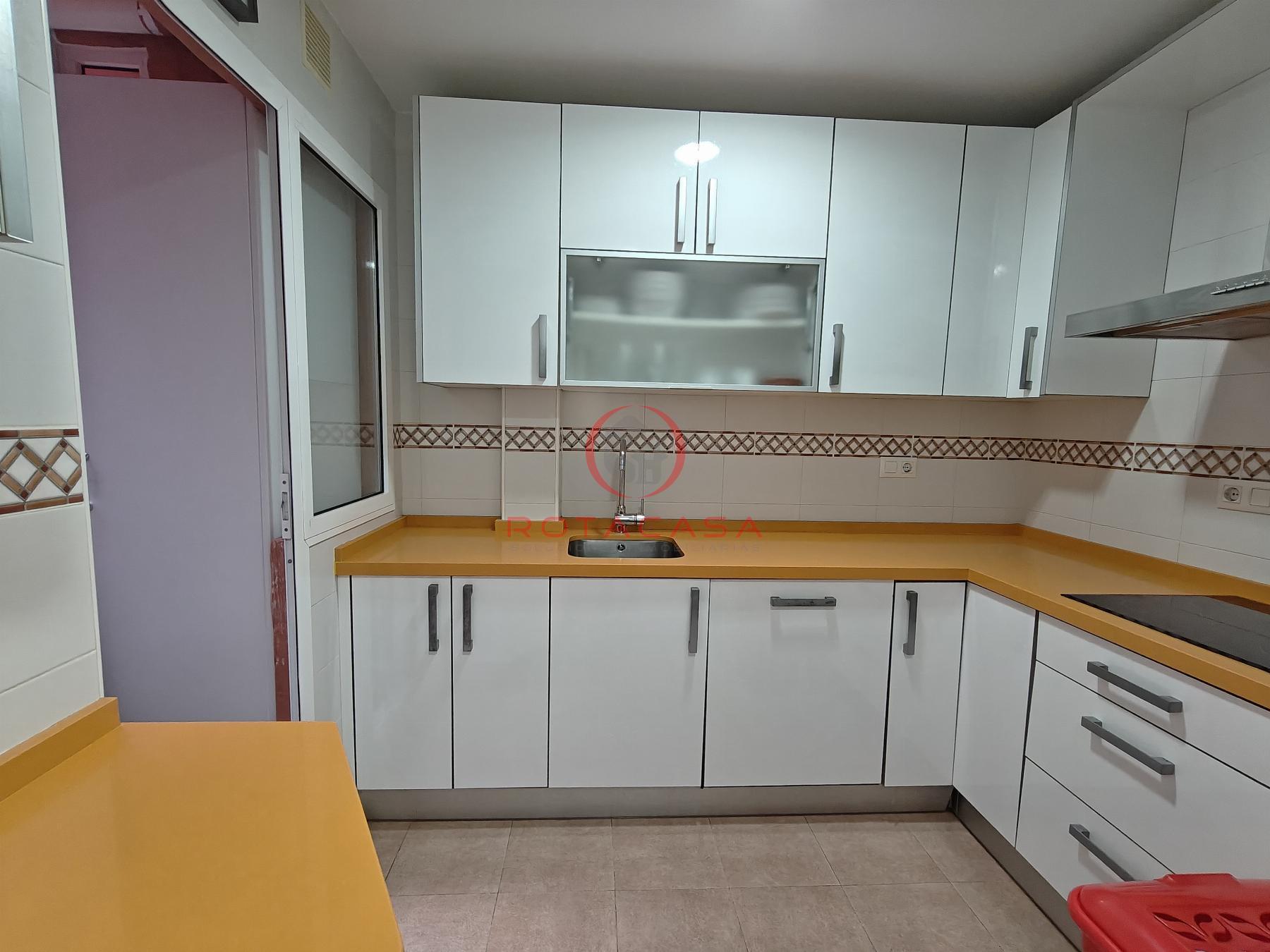 For sale of flat in Rota