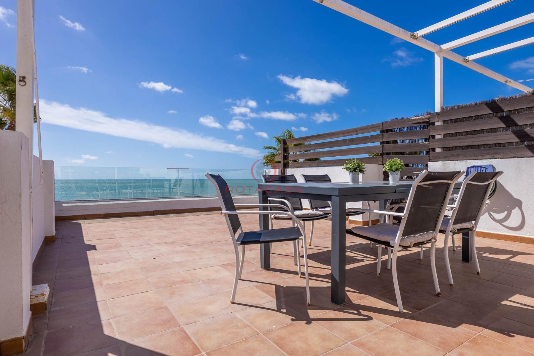 For sale of apartment in Rota