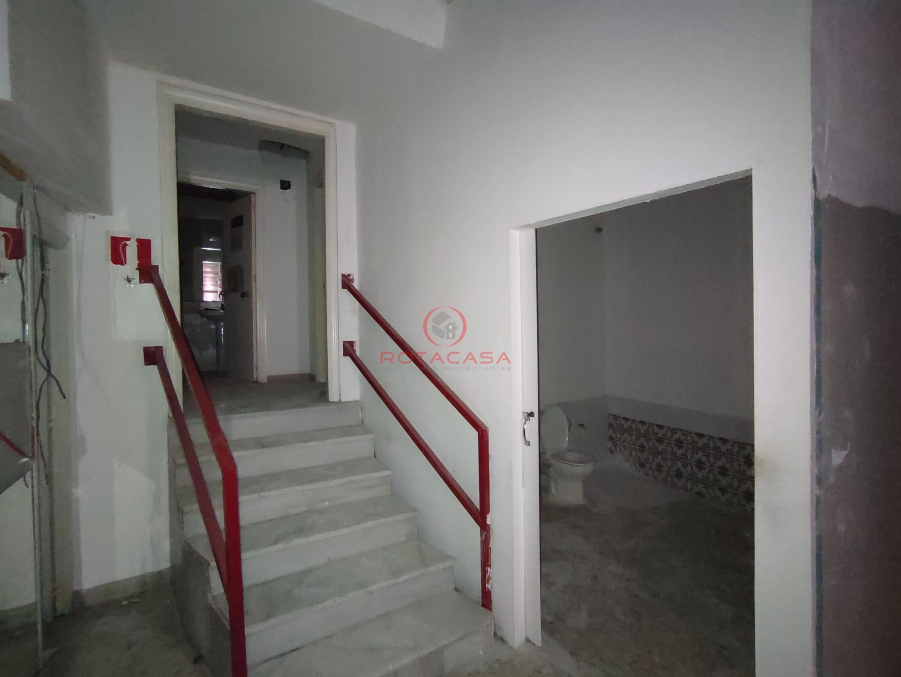 For sale of commercial in Rota