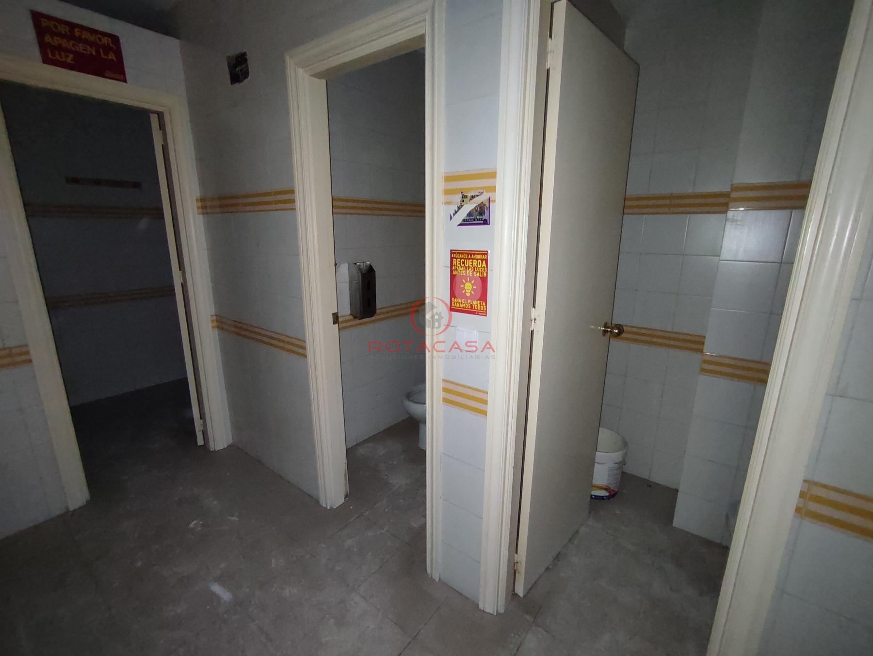 For sale of commercial in Rota