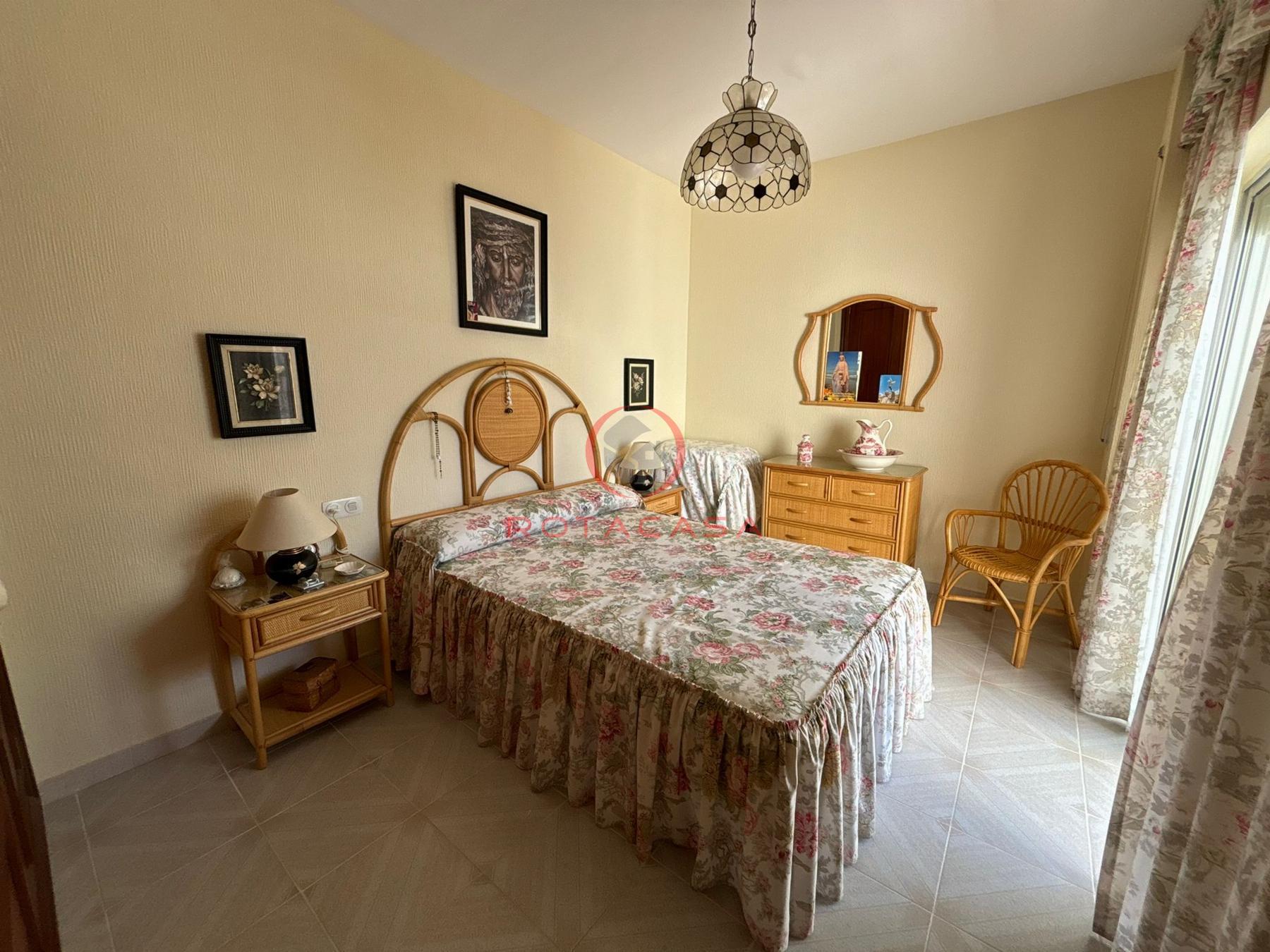 For sale of flat in Rota