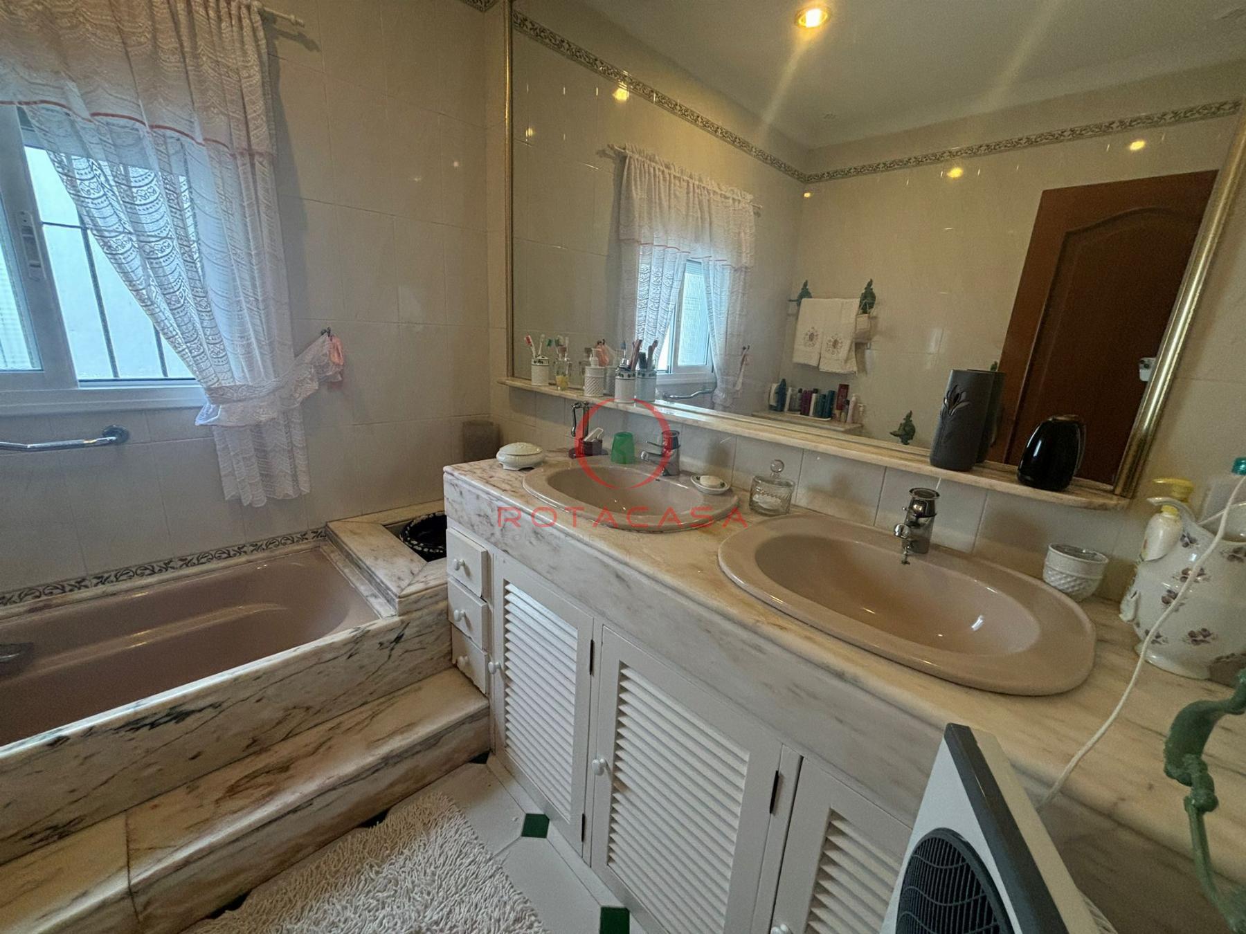 For sale of house in Rota