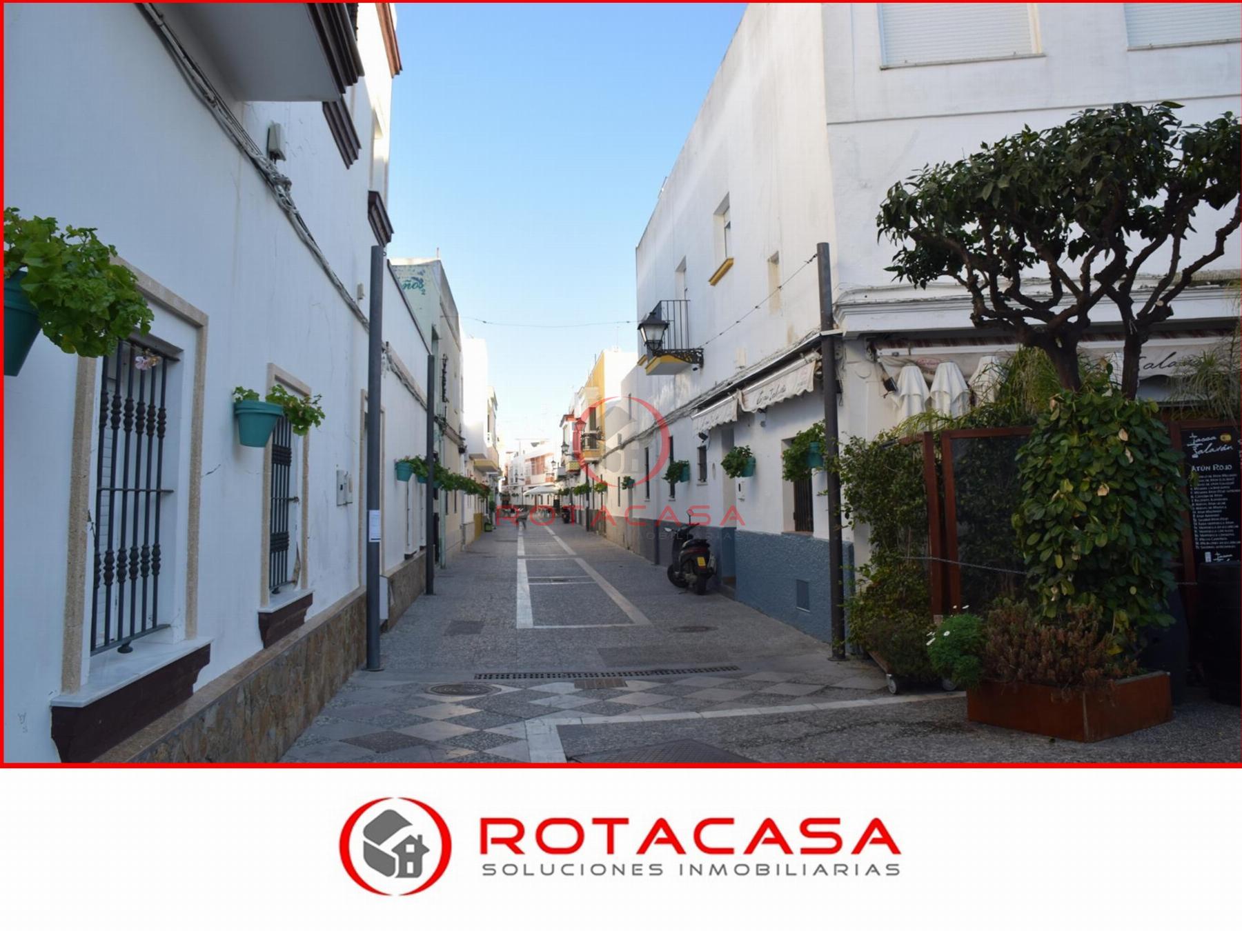For sale of ground floor in Rota