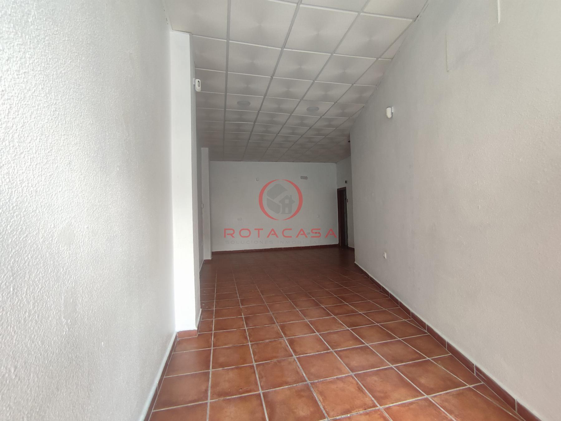 For rent of commercial in Rota