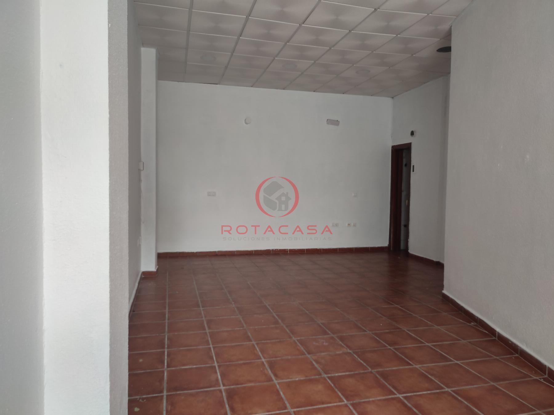 For rent of commercial in Rota
