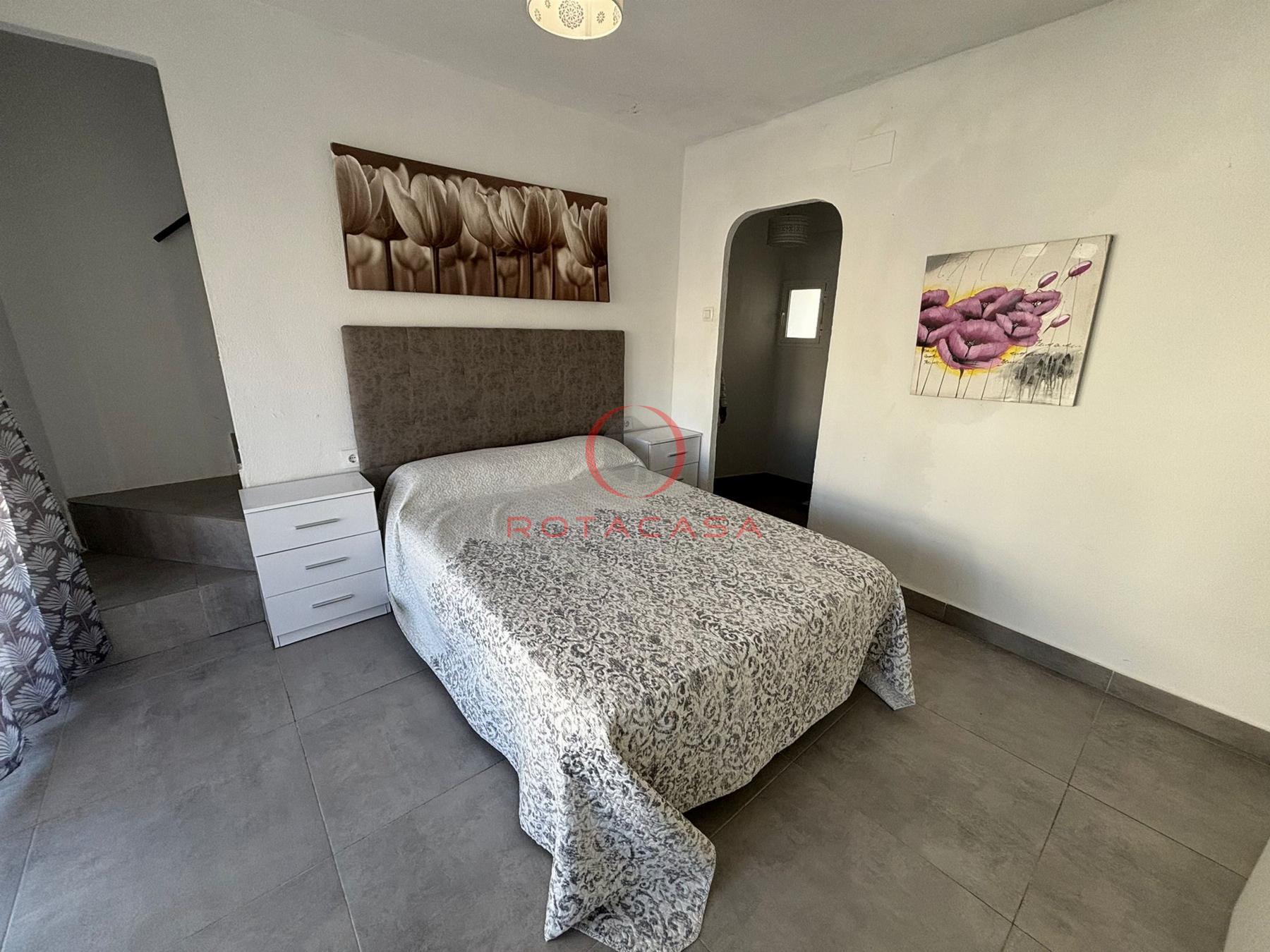 For sale of duplex in Rota