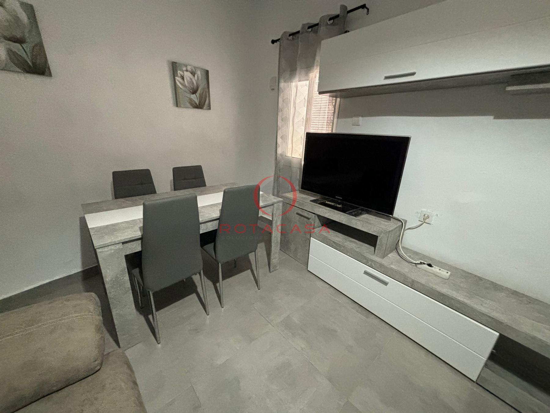 For sale of duplex in Rota