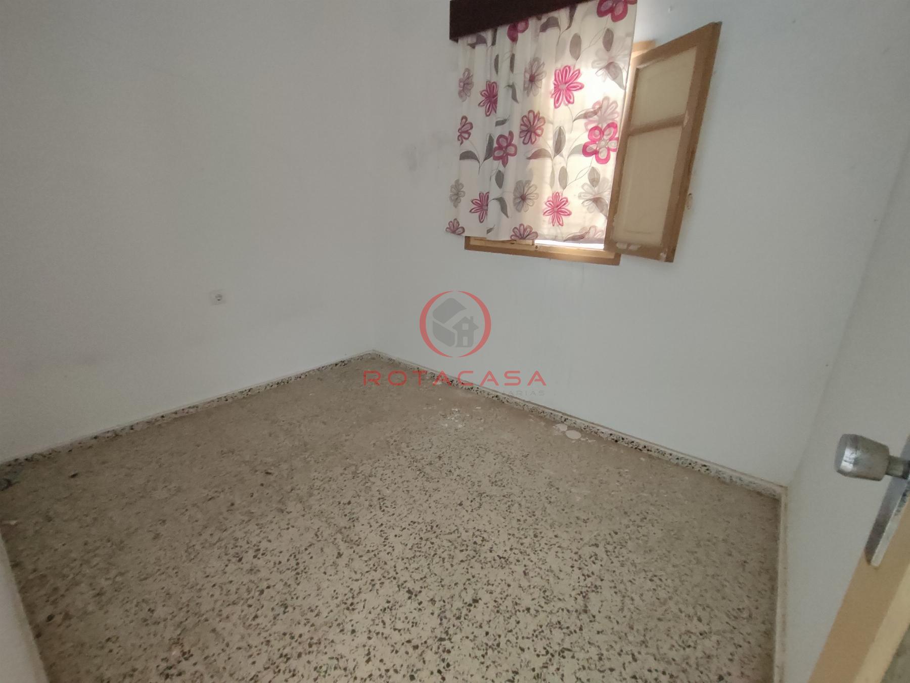 For sale of duplex in Rota