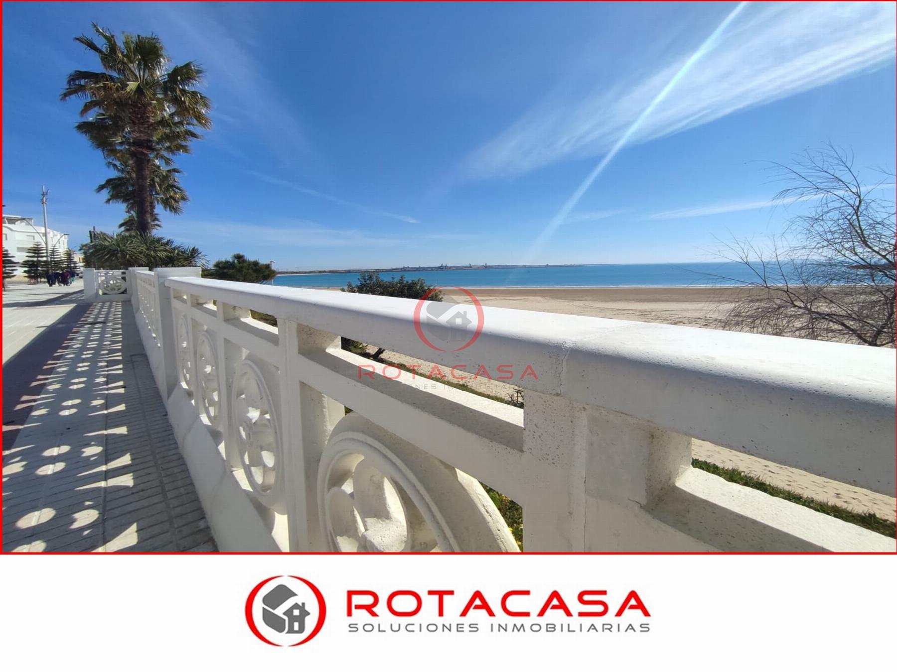 For sale of ground floor in Rota