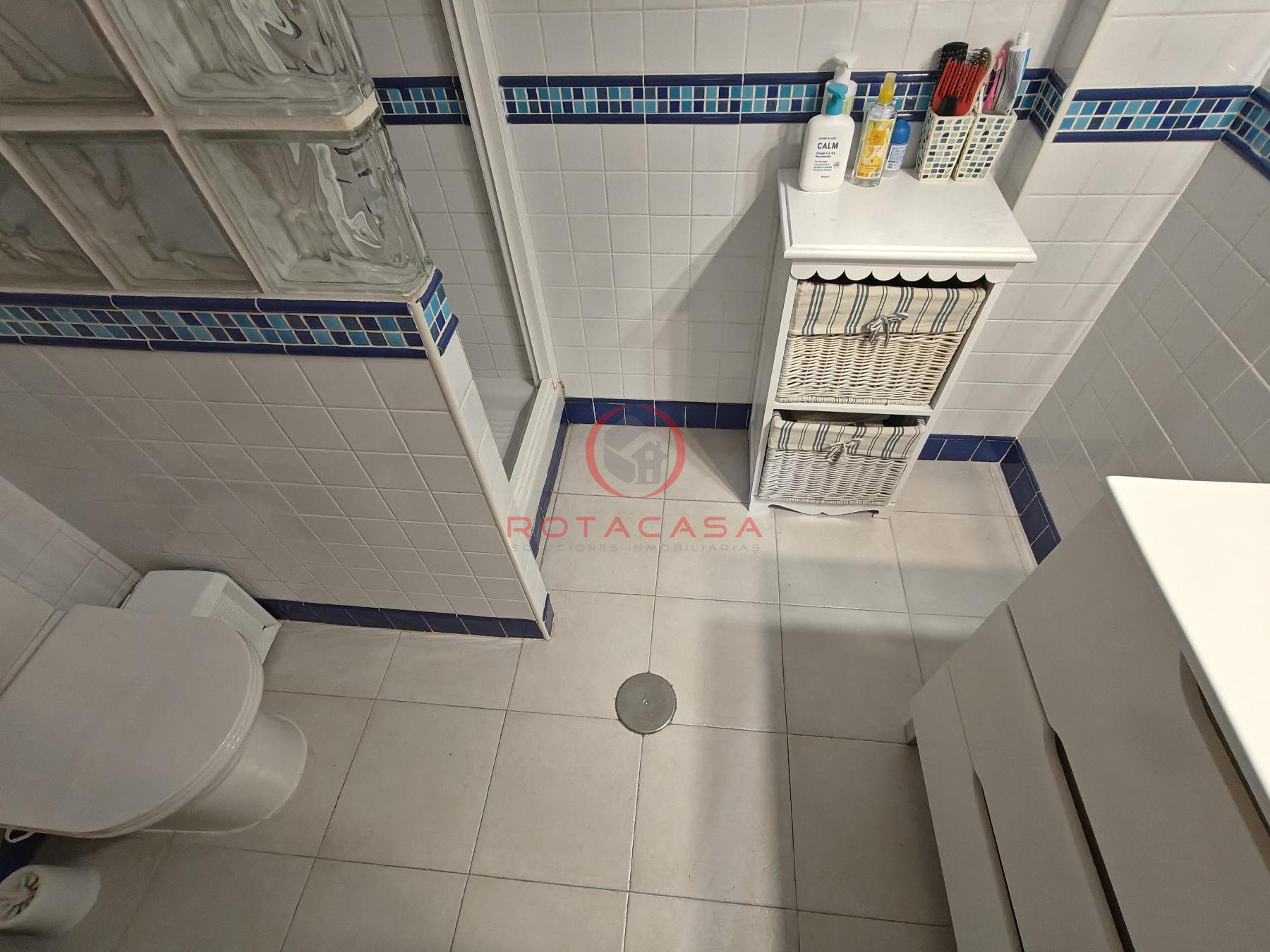 For rent of ground floor in Rota