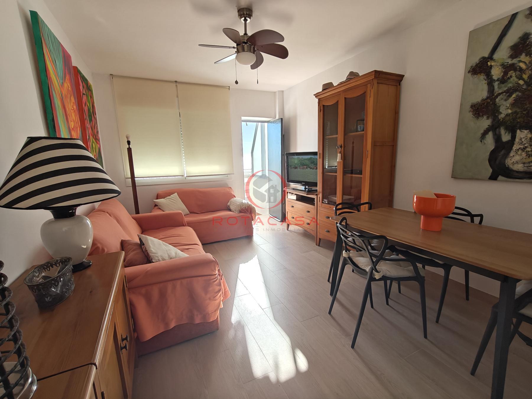 For rent of ground floor in Rota