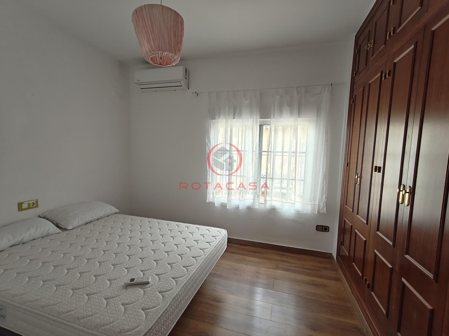 For sale of chalet in Rota