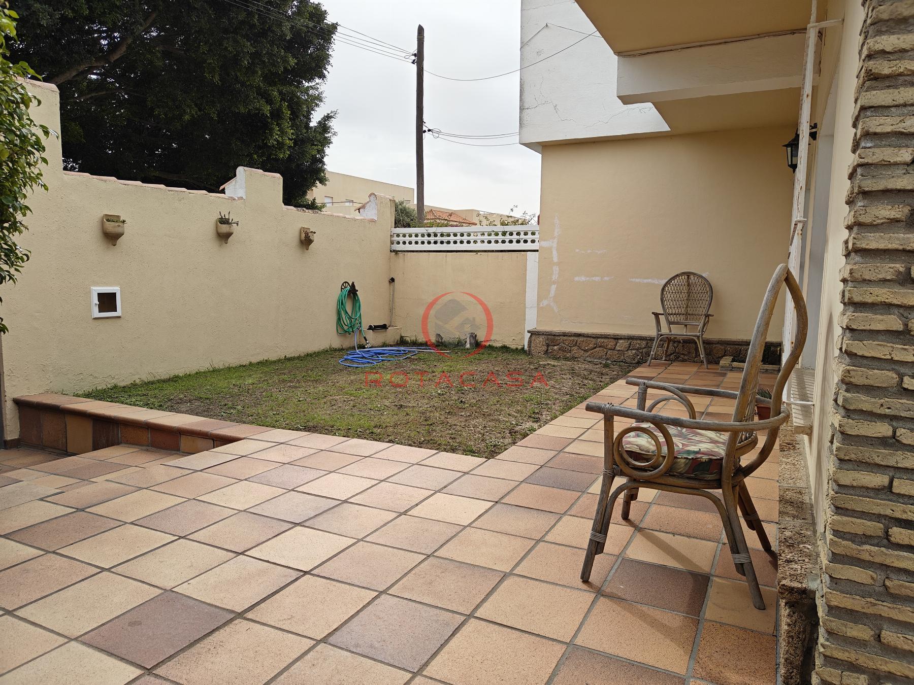For sale of chalet in Rota