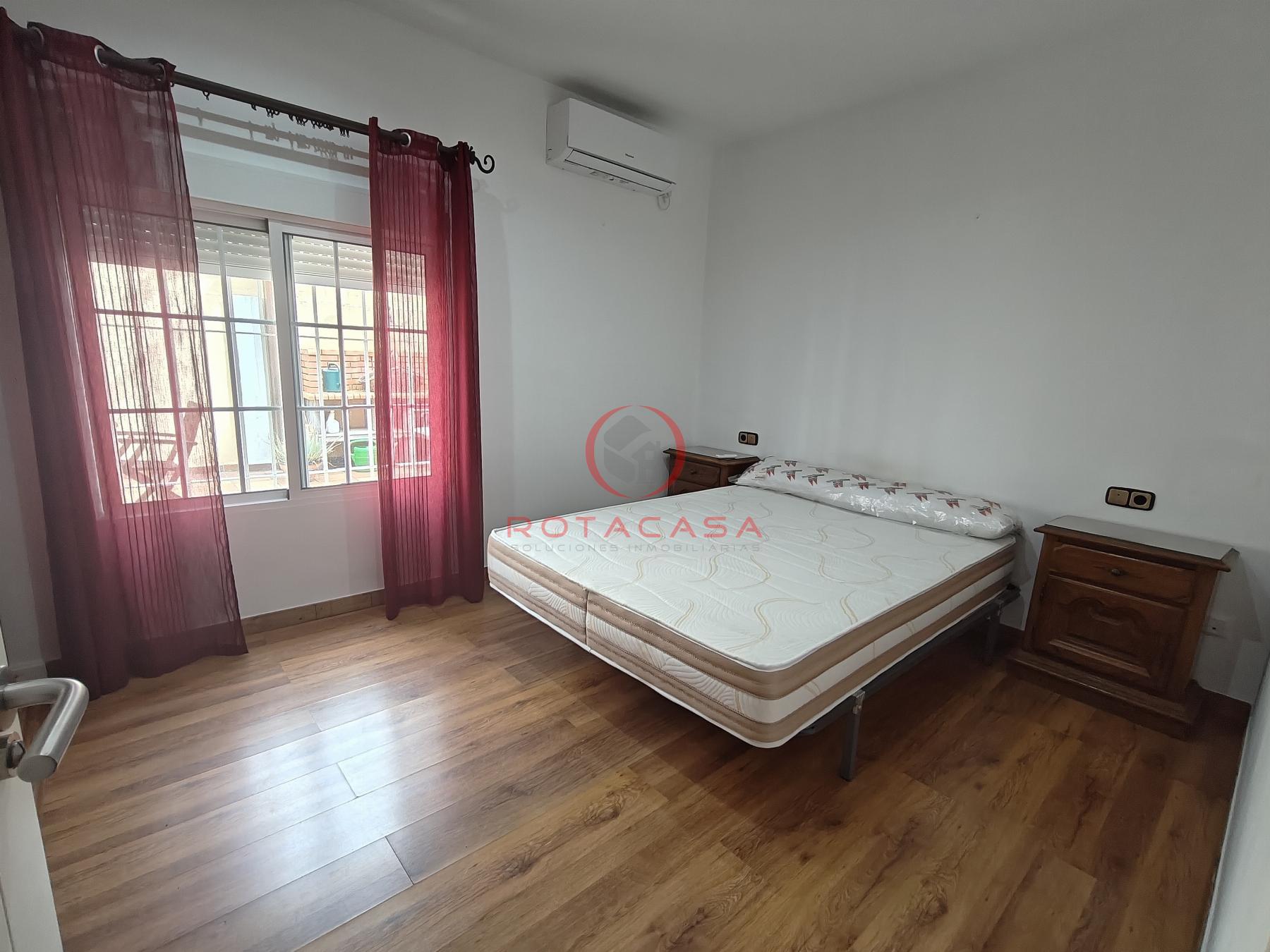 For sale of chalet in Rota