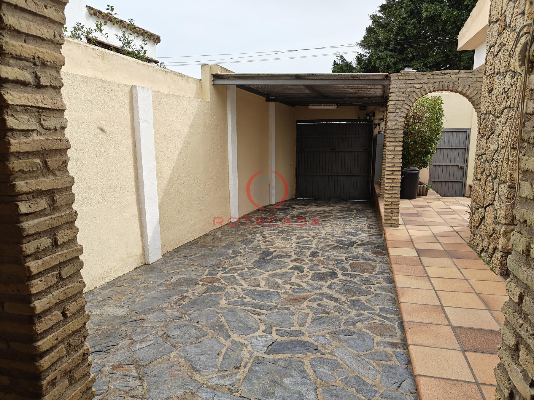 For sale of chalet in Rota