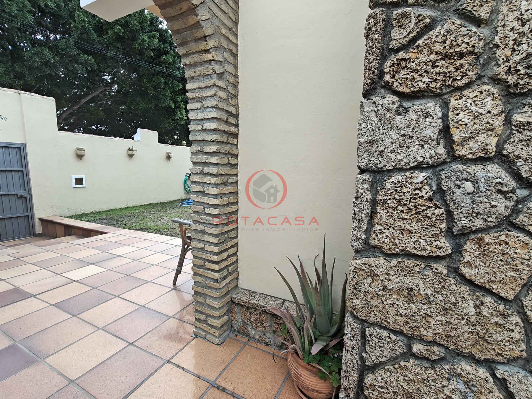 For sale of chalet in Rota