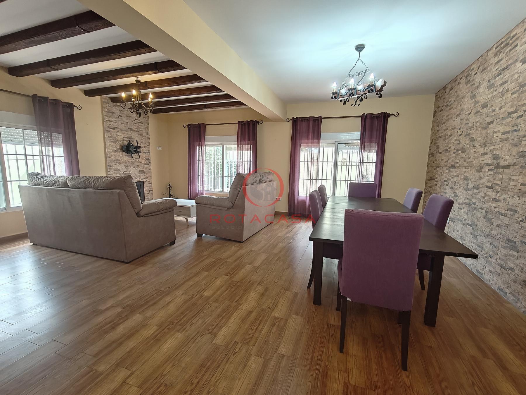 For sale of chalet in Rota