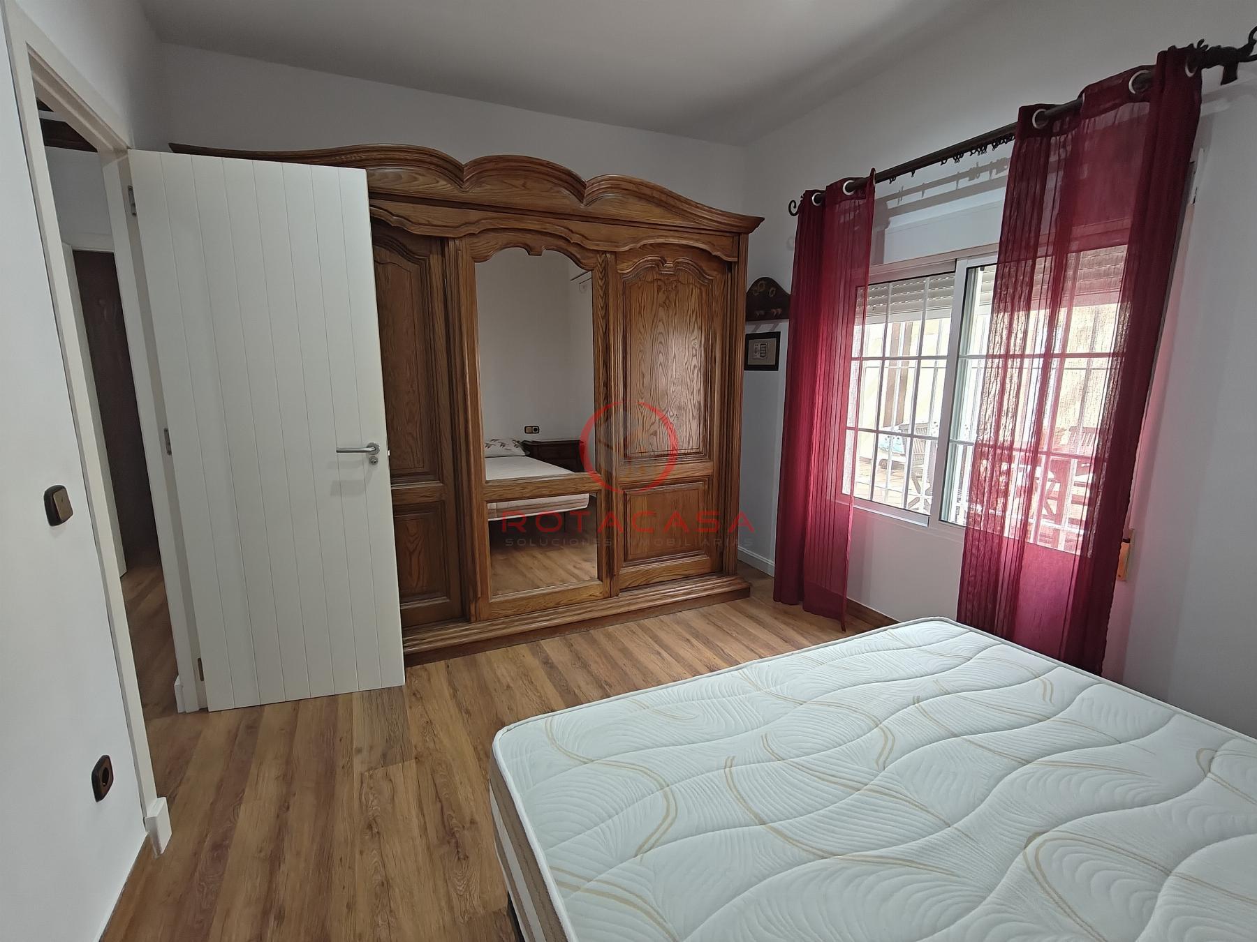 For sale of chalet in Rota