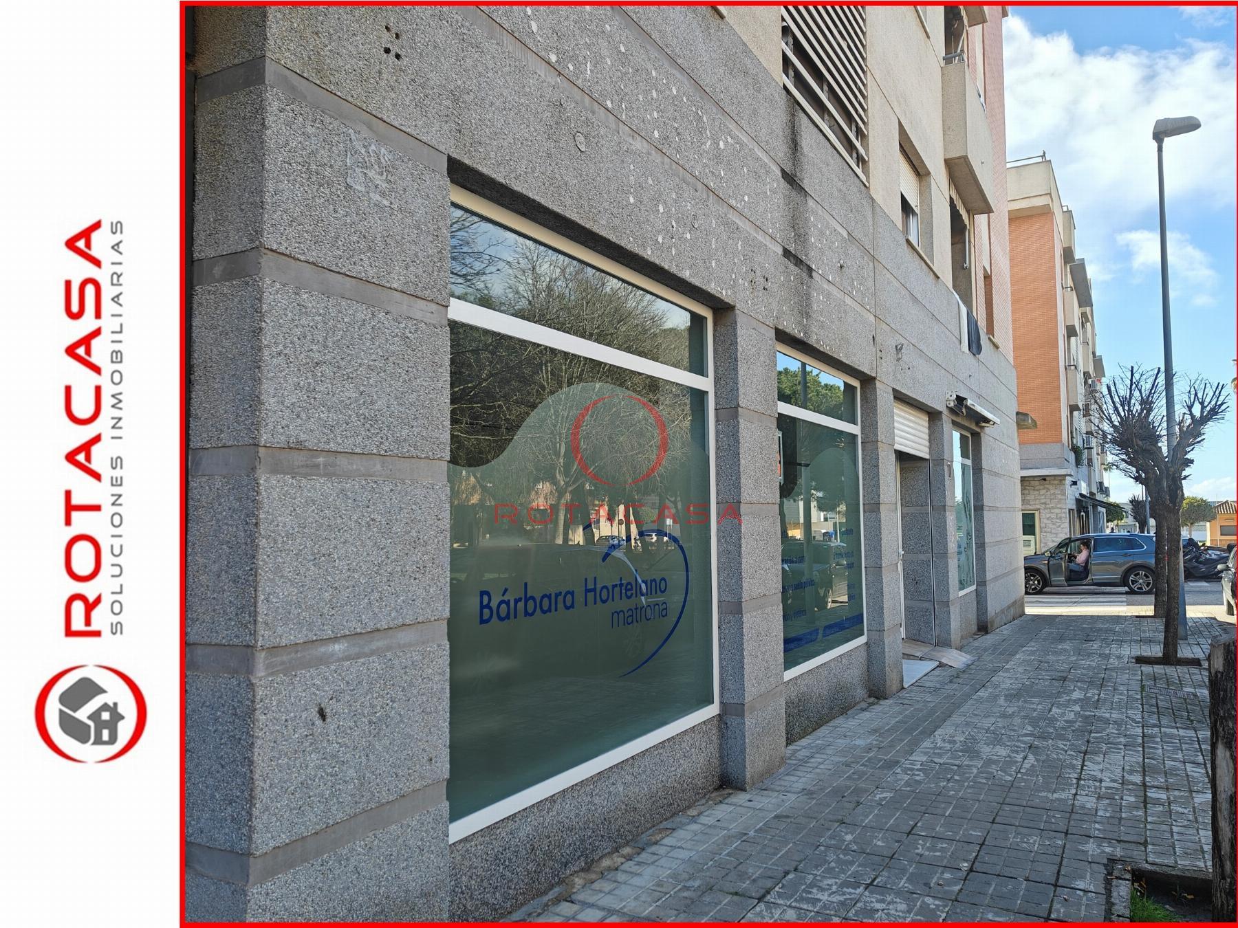 For rent of commercial in Rota