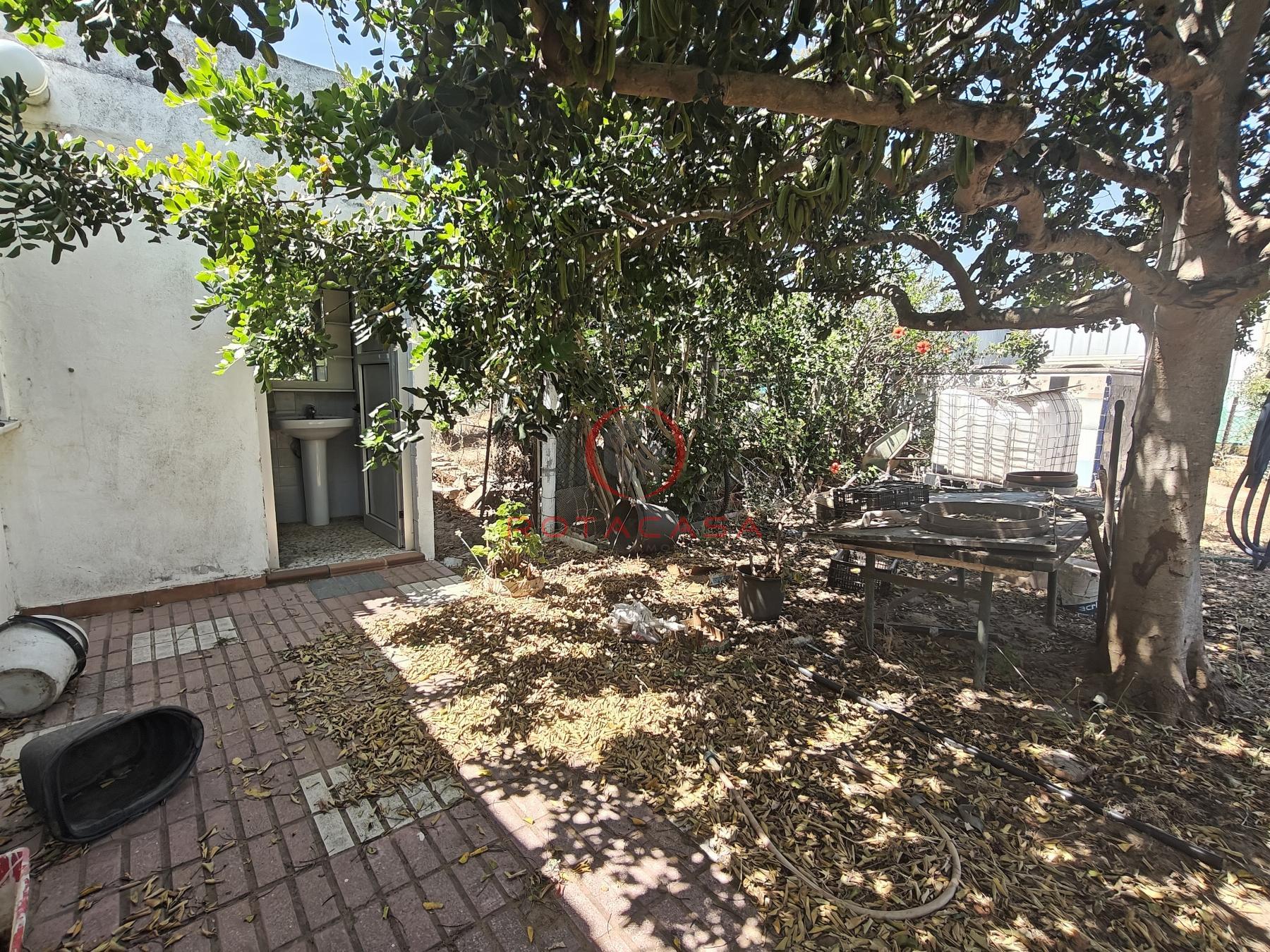For sale of rural property in Rota