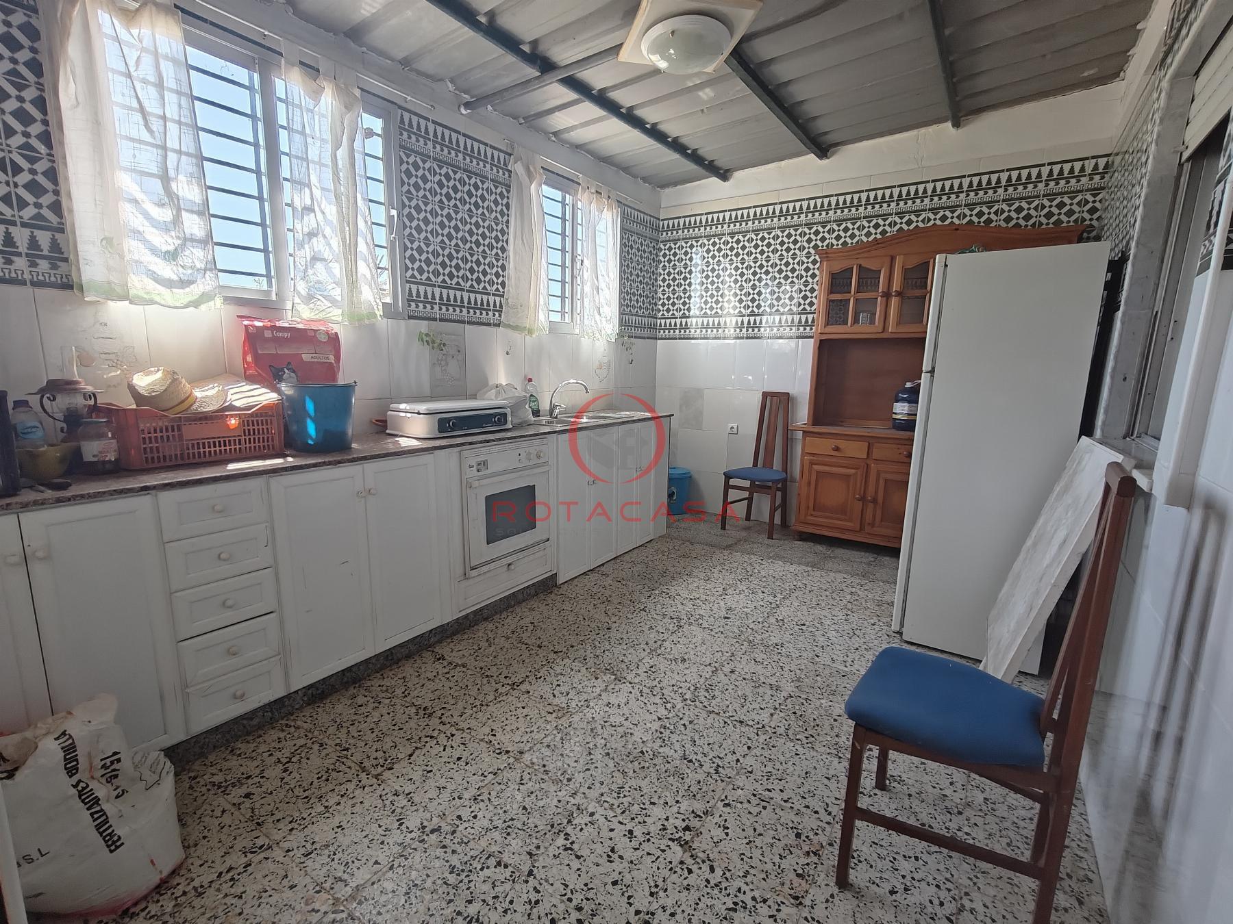 For sale of rural property in Rota