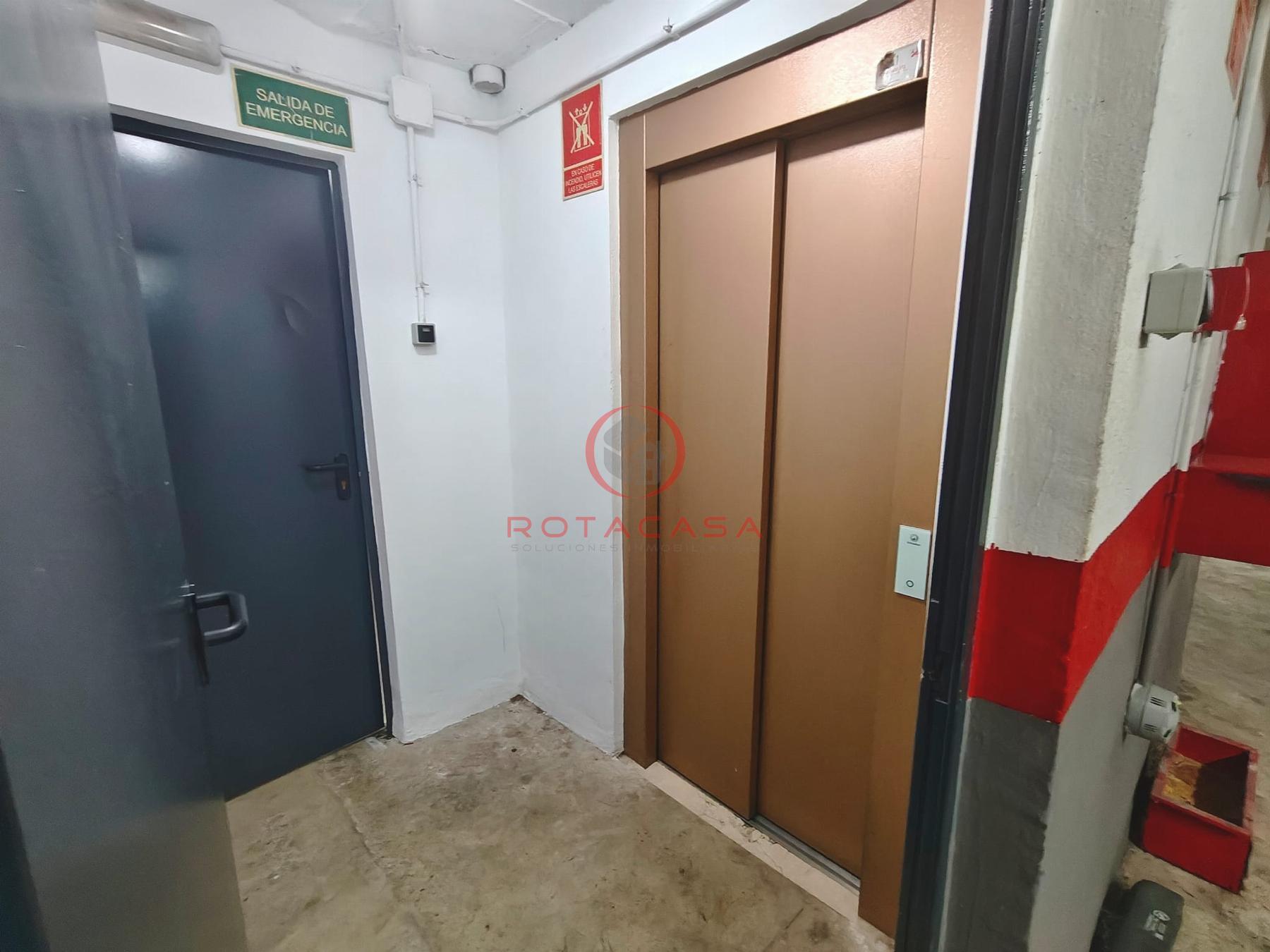 Venta de garaje en Rota