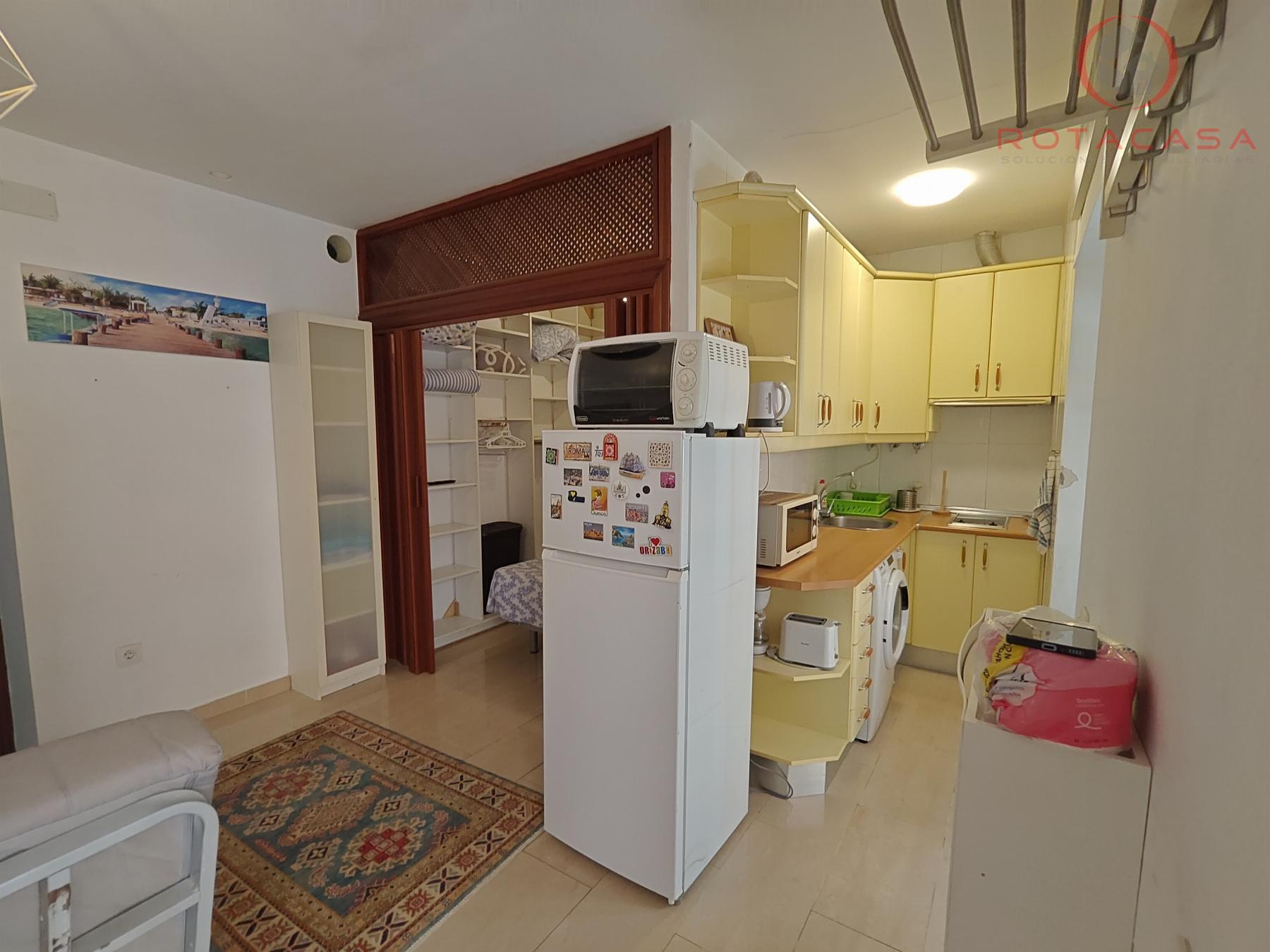 Venta de estudio en Rota