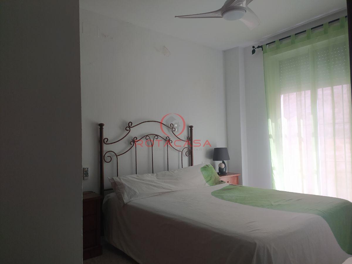 For rent of ground floor in Rota