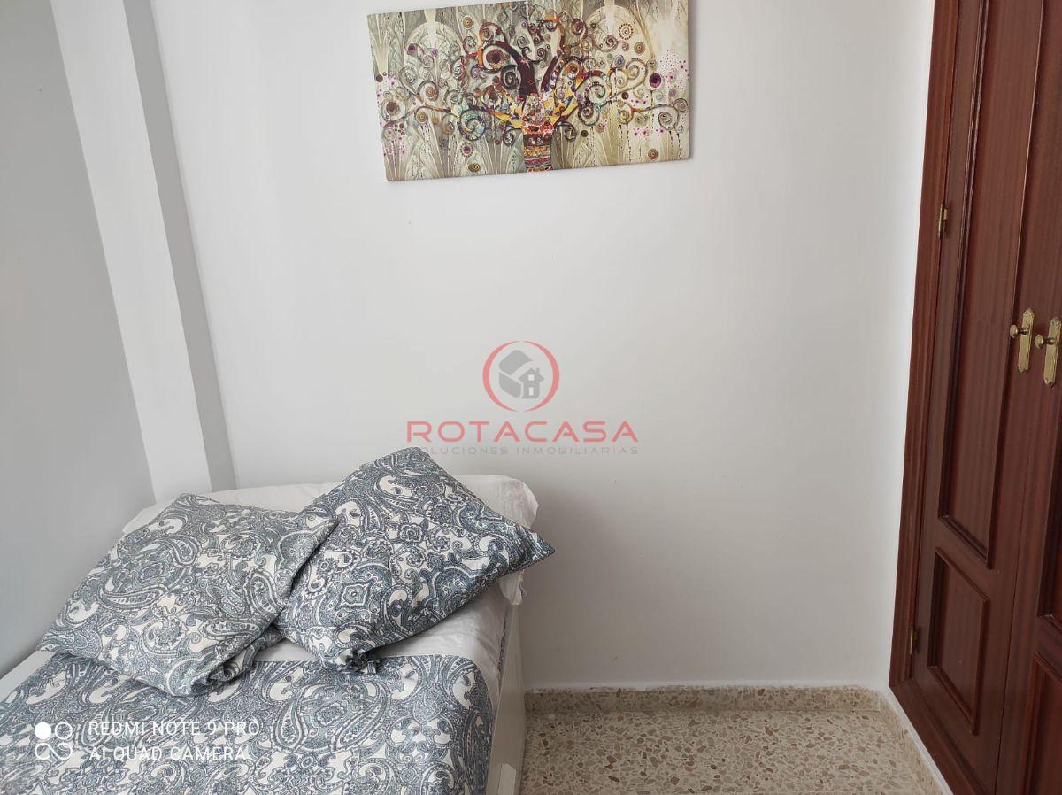 For rent of ground floor in Rota