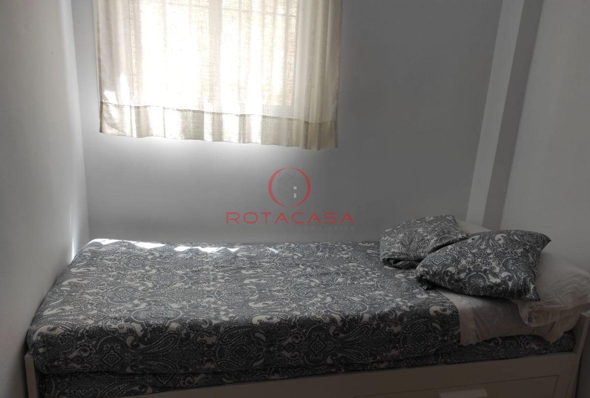 For rent of ground floor in Rota