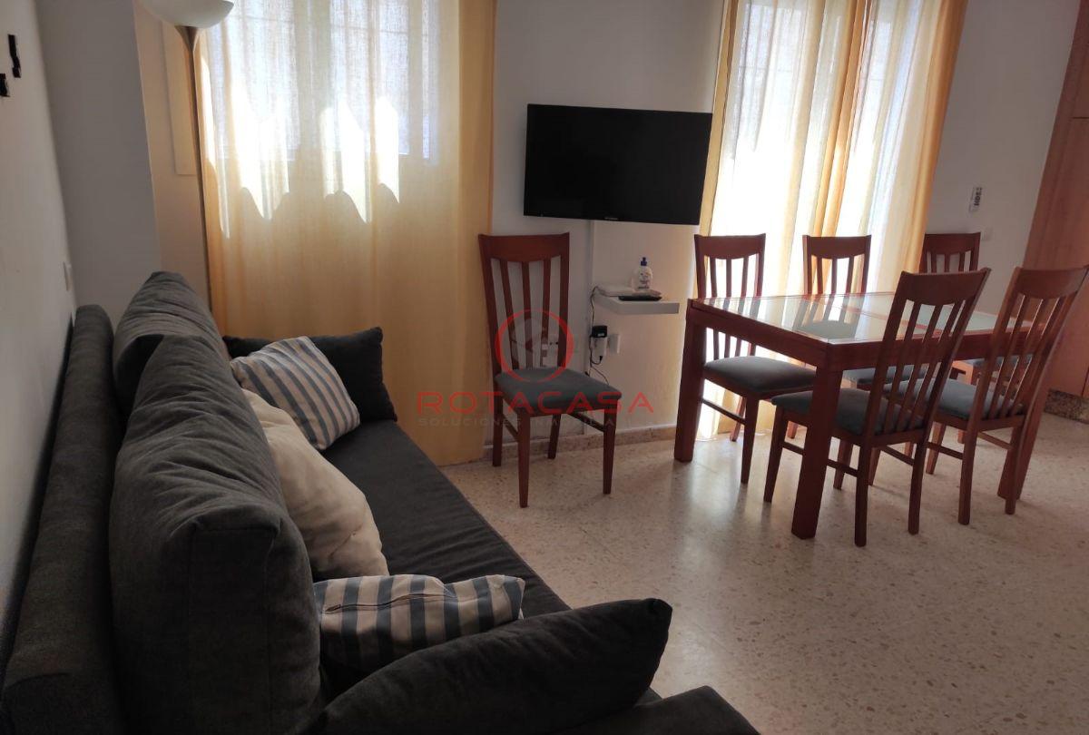 For rent of ground floor in Rota