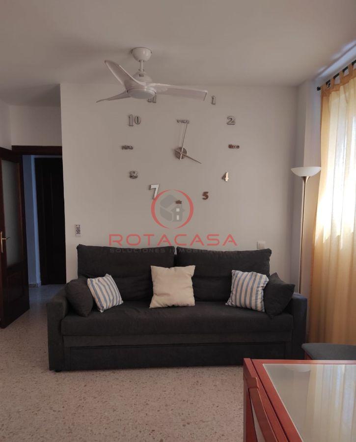 For rent of ground floor in Rota