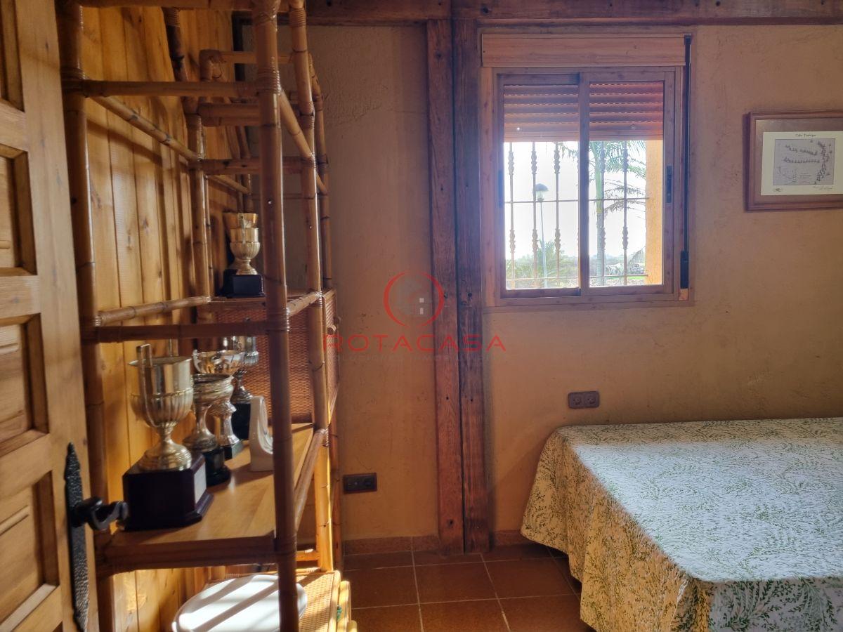 For sale of rural property in Rota