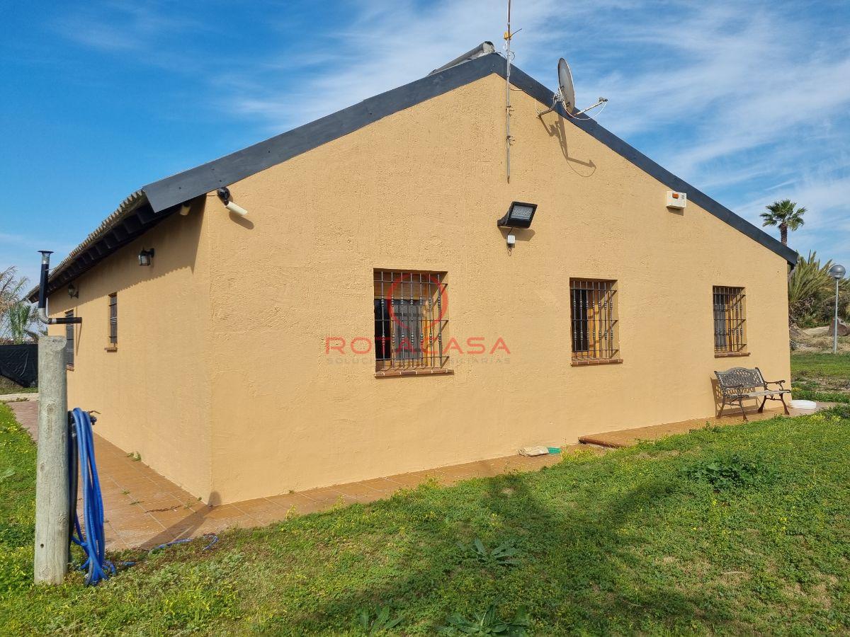 For sale of rural property in Rota