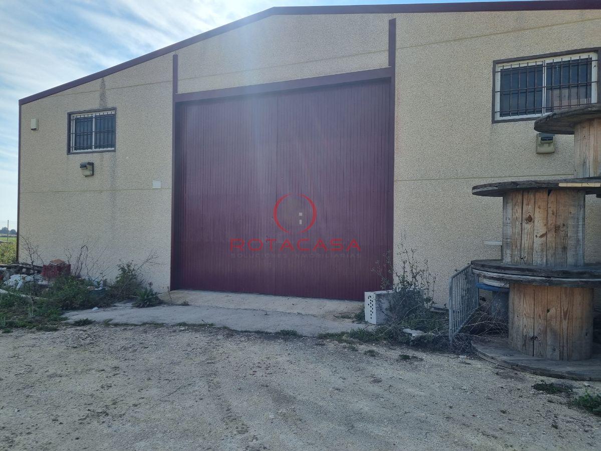 For sale of rural property in Rota