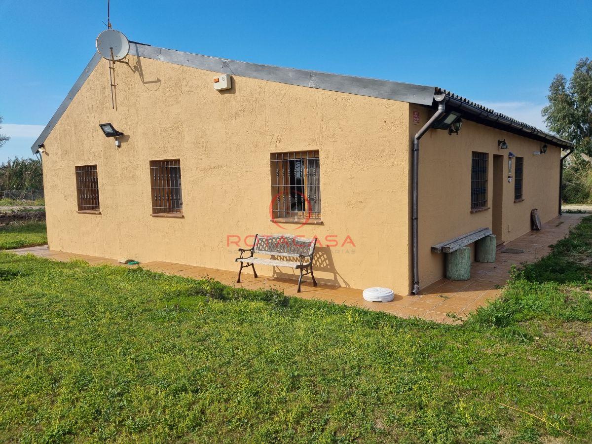 For sale of rural property in Rota